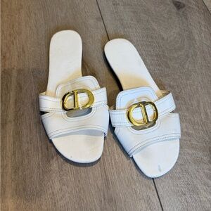 Dior Montaigne 30 slide